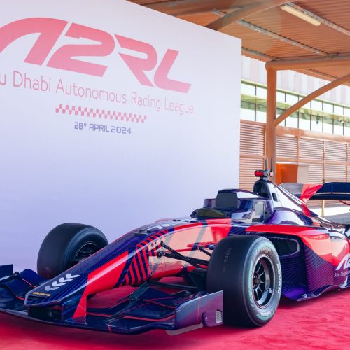 Course IA Abu Dhabi : Les Supercars Autonomes Révolutionnent la F1!
